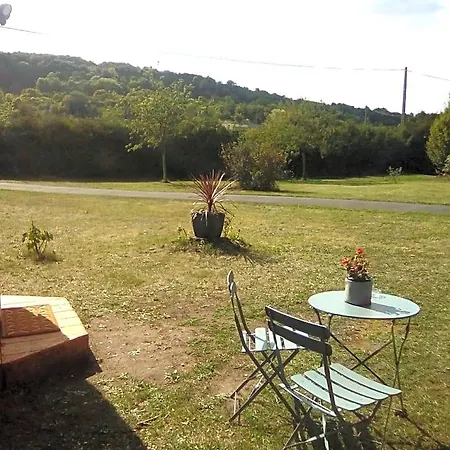 Les Tonneaux De L'eure Insolite Bed & Breakfast