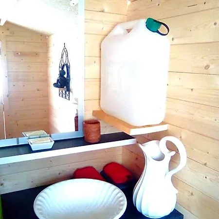 Les Tonneaux De L'eure Insolite Bed & Breakfast Neuilly (Eure)