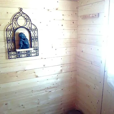Les Tonneaux De L'eure Insolite Bed & Breakfast *