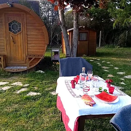 Bed & Breakfast Les Tonneaux De L'eure Insolite Neuilly (Eure)